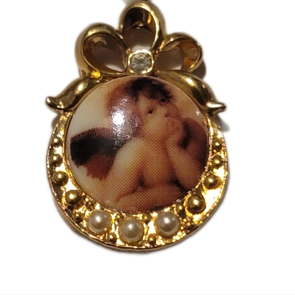 Raphael Angel Pendant Aurora Borealis Multi Stone Necklace Avon 1997 VINTAGE